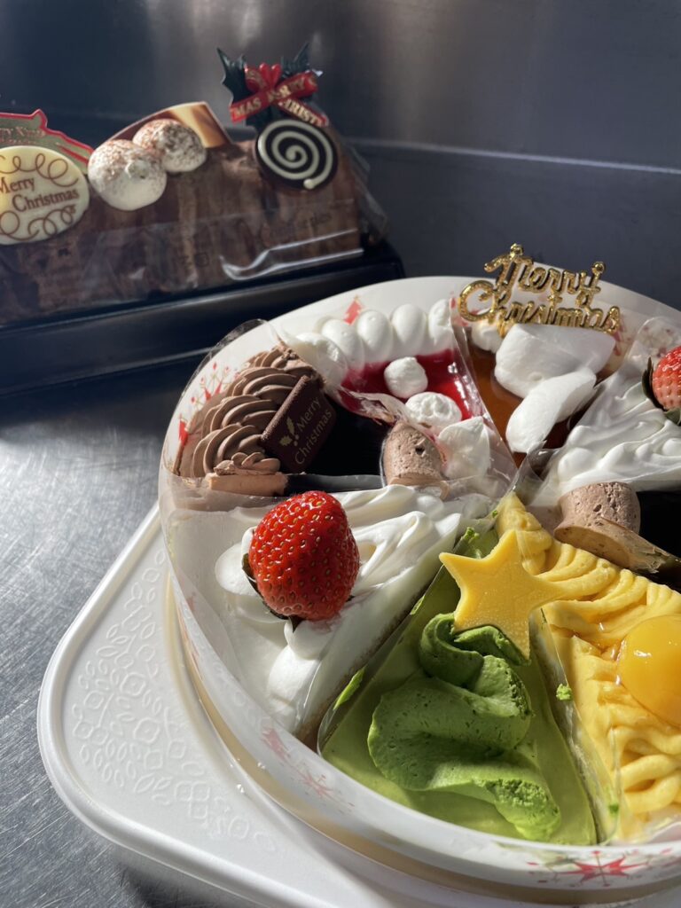 クリスマスケーキ頂きました😋🎅