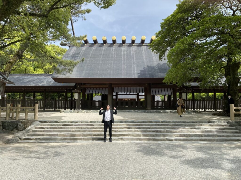 さぁ…そろそろ始めようか…神様の遊びを…